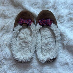 Y2K Abercrombie & Fitch fuzzy moccasin slippers with plaid bows